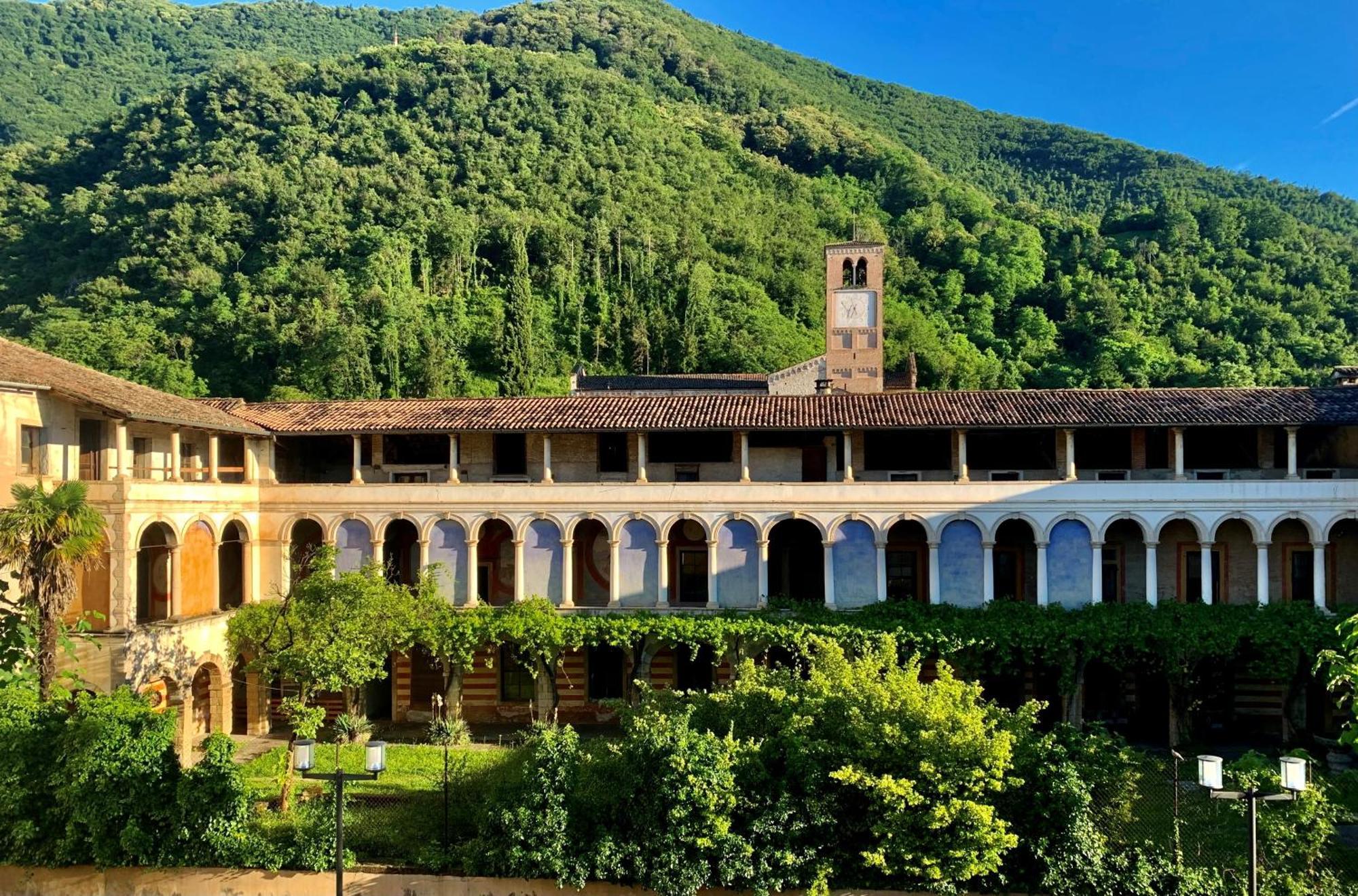 Charming Hotel Dei Chiostri Фоллина Экстерьер фото