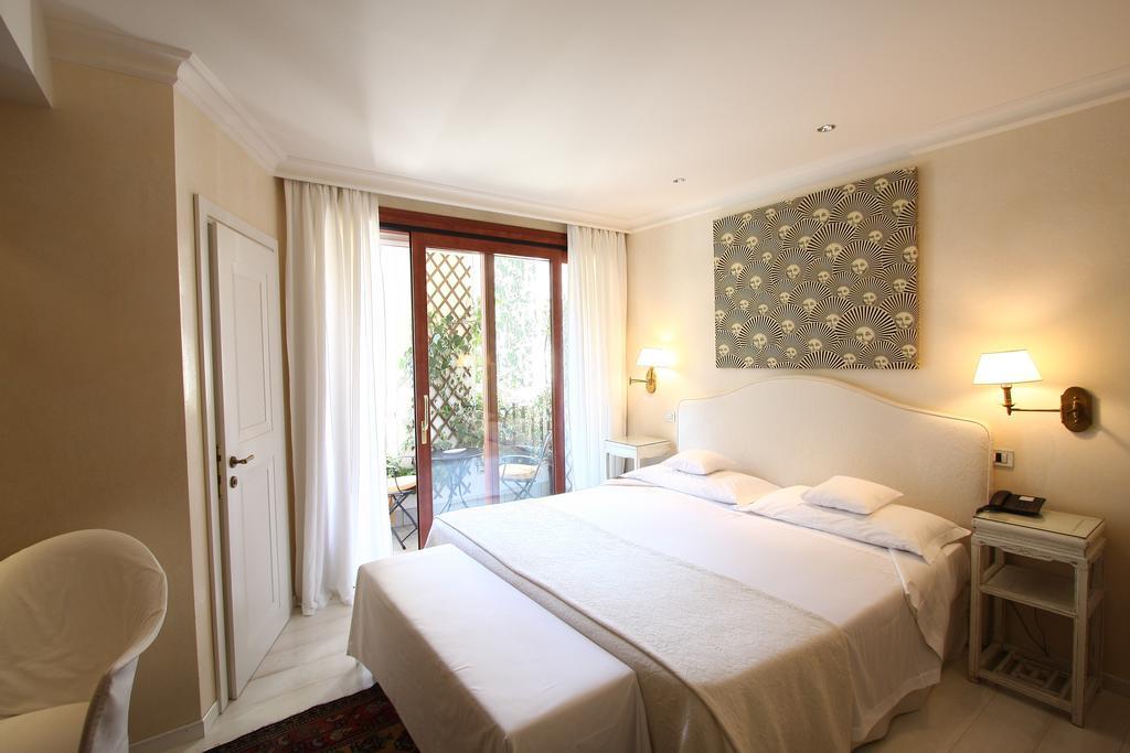 Charming Hotel Dei Chiostri Фоллина Экстерьер фото