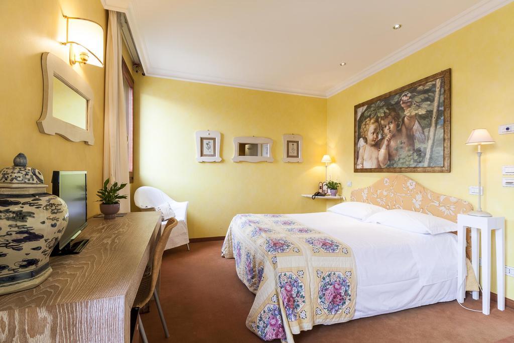 Charming Hotel Dei Chiostri Фоллина Экстерьер фото