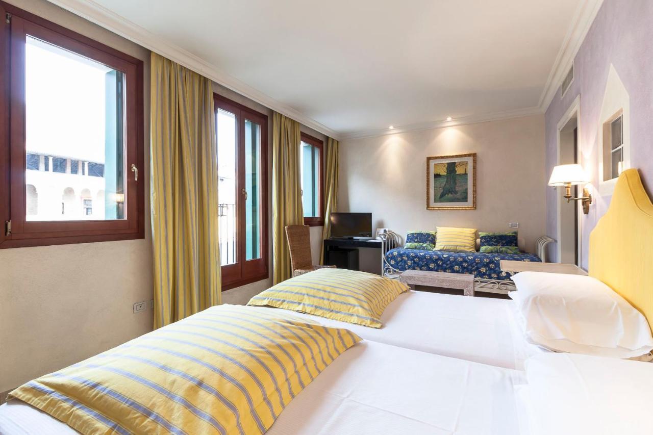 Charming Hotel Dei Chiostri Фоллина Экстерьер фото